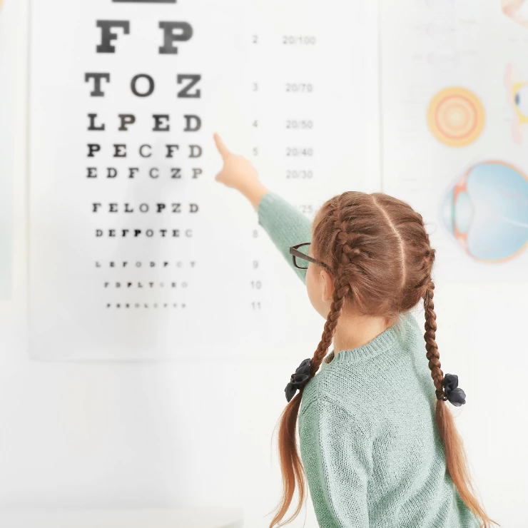 Comer mucha zanahoria es bueno para la vista y otros 4 mitos sobre salud ocular que debes desterrar